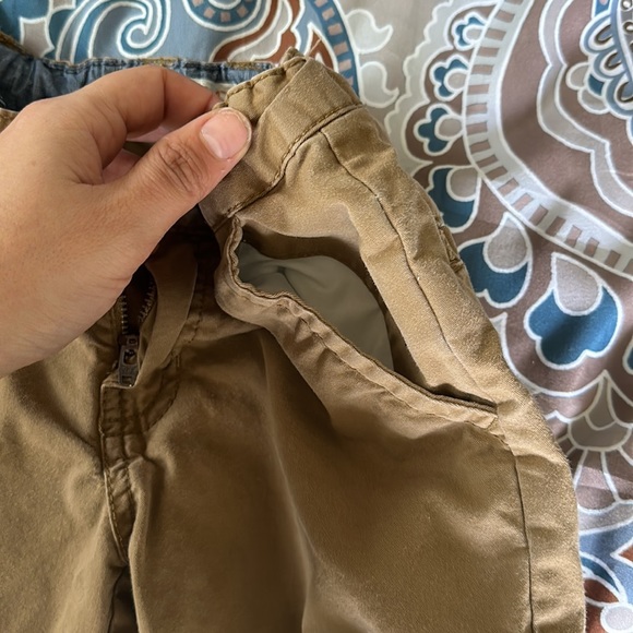 Cat&jack size 6 adjustable waist shorts with pockets - Picture 2 of 4